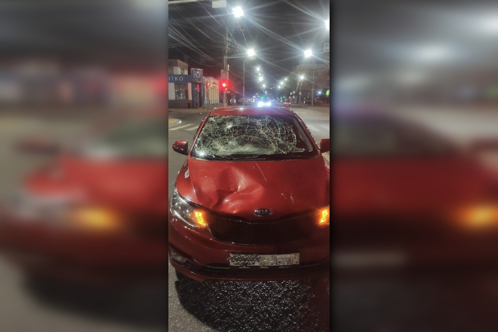 Ночное ДТП в центре Саратова: водитель KIA сбил двух пешеходов