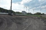 Правительственная фирма построит ещё две десятиэтажки за 758 миллионов рублей на пустыре, где вместо обещанного садика — котлован