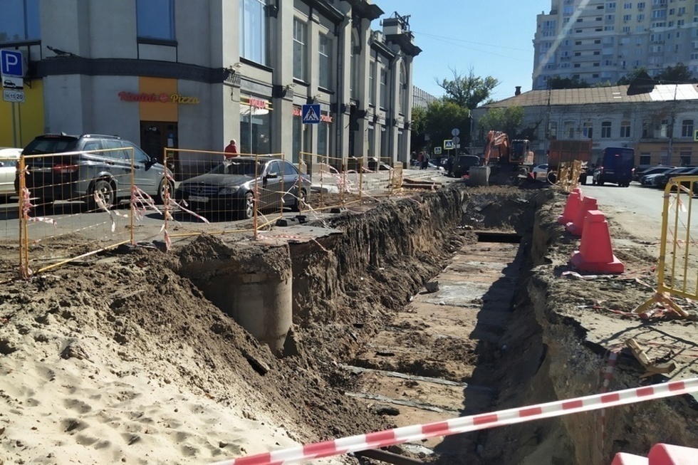 Жители Саратова опасаются негативных последствия для исторического здания рынка из-за раскопок у входа