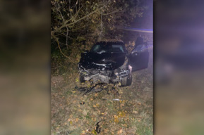 В Калининском районе юноша на Audi протаранил стоящую машину: есть погибший и пострадавший
