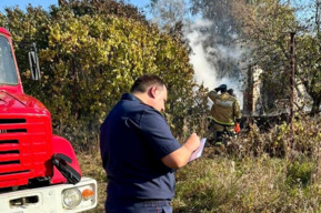 В Саратовской области следователи выясняют причины гибели пенсионера, чье тело нашли в сгоревшем доме 