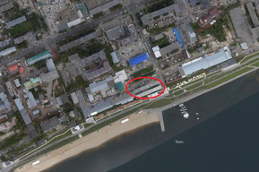 Власти Саратова решили «помириться» с предпринимателем, владеющим складом напротив нового пляжа (до этого они настаивали на сносе здания, а бизнесмен заявлял о фальсификации)