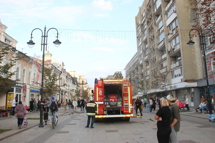 «Промахнулся и поджег соседний»: в центре Саратова огонь охватил дом возле здания-памятника