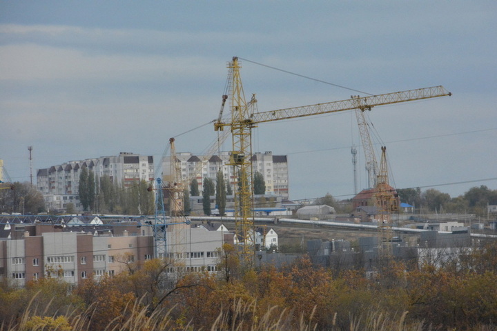 Темпы строительства жилья в Саратовской области остаются на уровне прошлогодних за счёт возведения индивидуальных домов