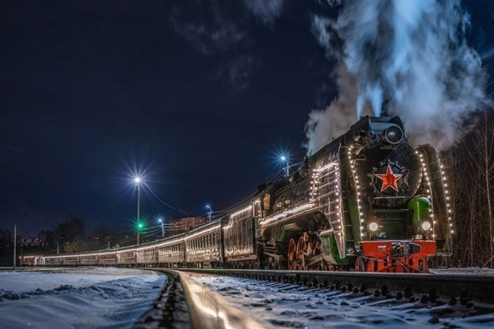 Стало известно, когда в Саратовскую область прибудет поезд главного Деда Мороза страны и где он остановится