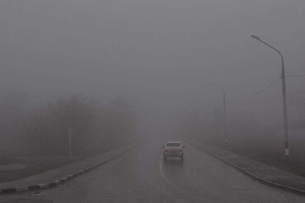 Саратовцев предупредили об опасном тумане и гололедице на дорогах