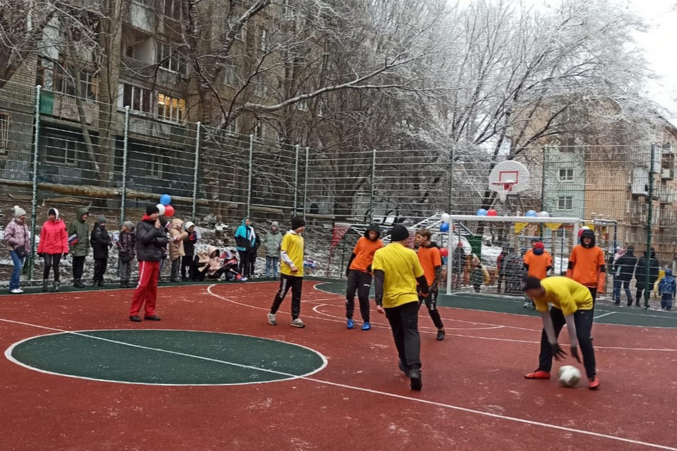 Энергетики подарили жителям Кировского района новое место для занятий спортом