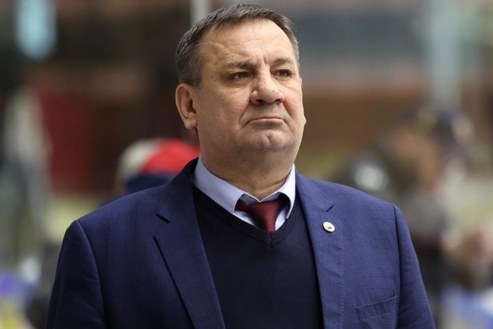 После очередного разгромного поражения главный тренер «Кристалла» подал в отставку