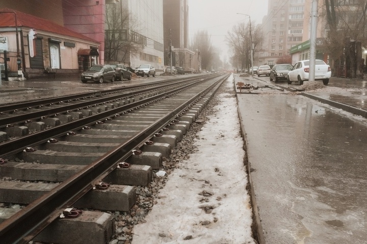 Рельсы в тумане: в Саратове продолжают ремонтировать линию не скоростного трамвая, но к сроку явно не успевают (что будет дальше — чиновники скрывают)