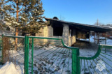 Ночью в Гагаринском районе полностью сгорел дом. Две женщины, которые были внутри, успели спастись