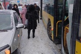 «Прибежал и разбил дверь молотком»: водитель энгельсского автобуса напал на конкурента 