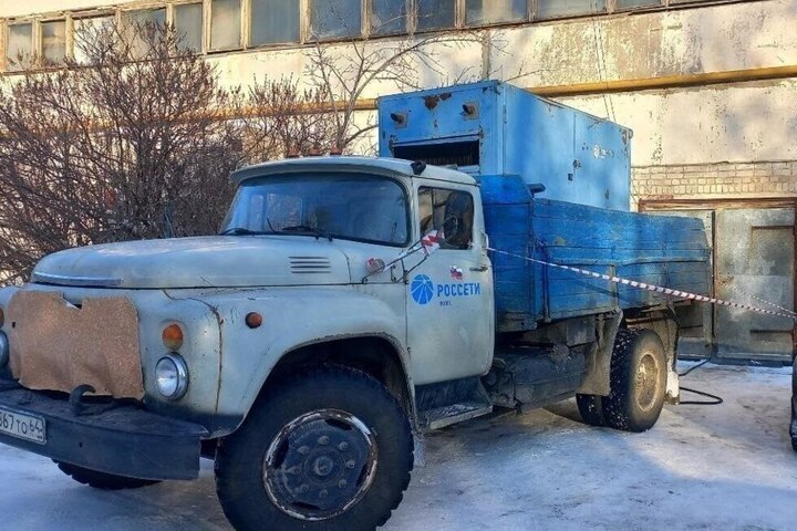 В Пугачёве 2,5 тысячи человек остались без света: на место направили резервный источник электроснабжения