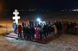 Крещение. Сотни саратовцев ночью пришли на набережную, чтобы окунуться в проруби