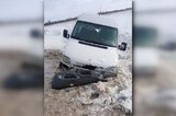 Микроавтобус с семью пассажирами съехал в кювет в Марксовском районе: есть пострадавшие