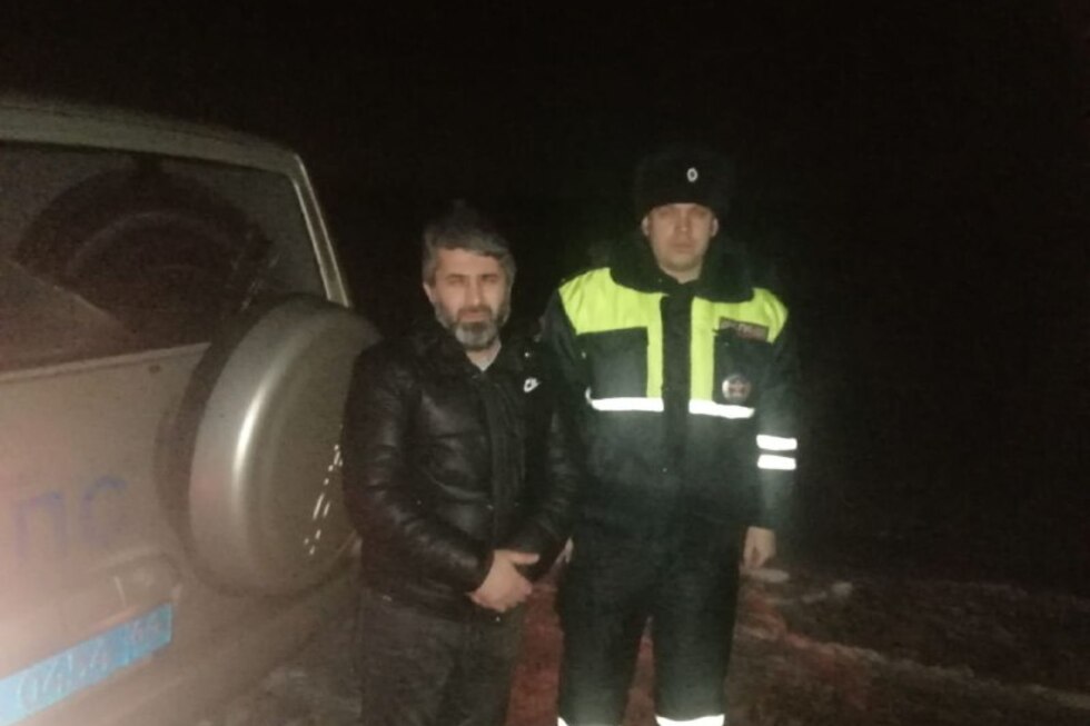 Мужчина ехал из командировки домой в Карелию, но застрял в Саратовской области. Ему потребовалась помощь полицейских