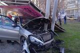 На Усть-Курдюмской BMW врезался в билборд. Оказалось, что водитель был пьян