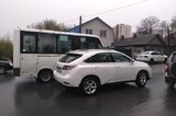 Lexus сбил пешехода, а потом врезался в маршрутку. Спустя девять месяцев полиция разыскивает очевидцев ДТП 