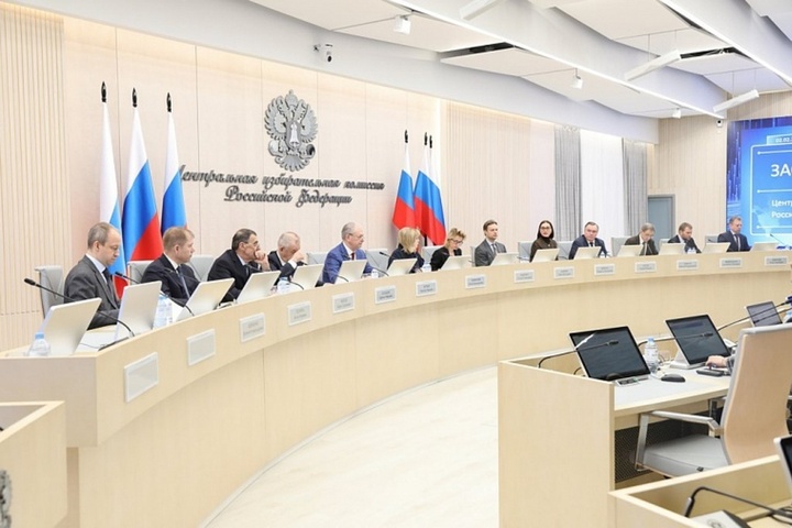 ЦИК представила окончательный список кандидатов в президенты РФ (четверым желающим отказали в участии в гонке)