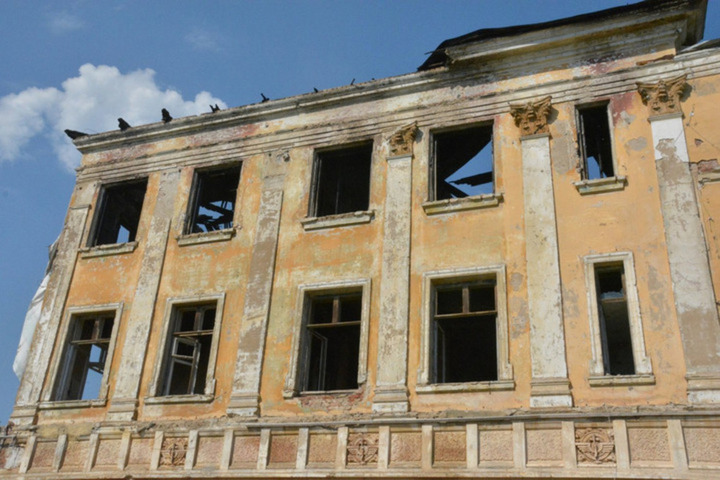 Халатность с причинением крупного ущерба: из-за роста цены на реставрацию старинного здания в регионе чиновники стали фигурантами уголовного дела