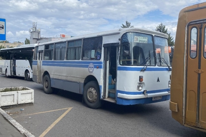Министр изменил три пригородных автобусных маршрута