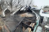 В Саратове полностью сгорел деревянный дом