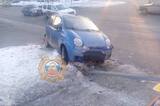 На Большой Садовой иномарка врезалась в дорожный знак, который упал на маленькую девочку