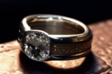 Саратовец хотел заказать кольцо от Cartier, но получил бижутерию 