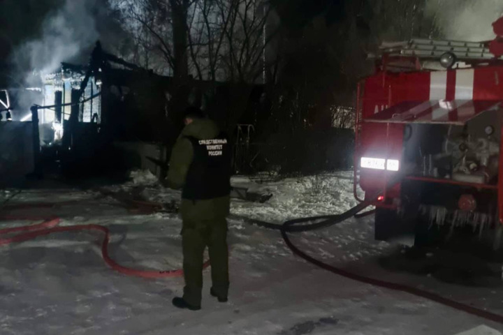 На пожаре в частном доме погибла одинокая пожилая женщина