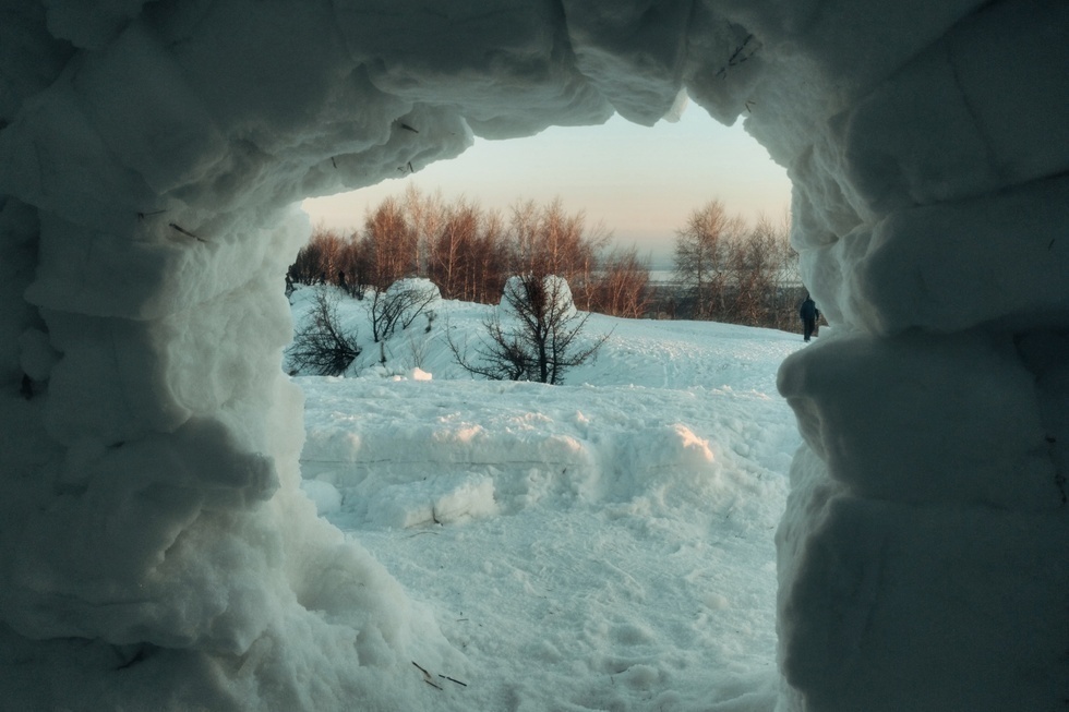 На Лысой горе появилось около двух десятков снежных домов: в Саратове прошел фестиваль по строительству иглу