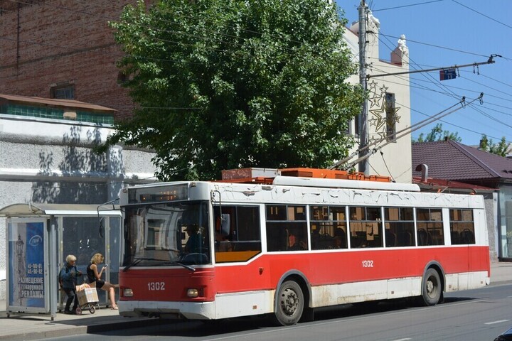 На три недели перекроют движение на участке в центре Саратова: изменятся маршруты автобусов и троллейбусов