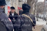 В Саратове участник дорожного конфликта угрожал оппоненту ножом