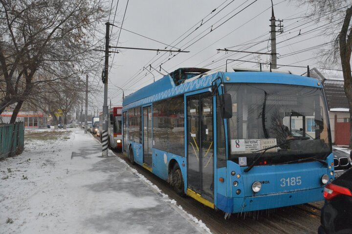 В Энгельсе отменяют троллейбусный маршрут, а шесть автобусных переводят на регулируемый тариф