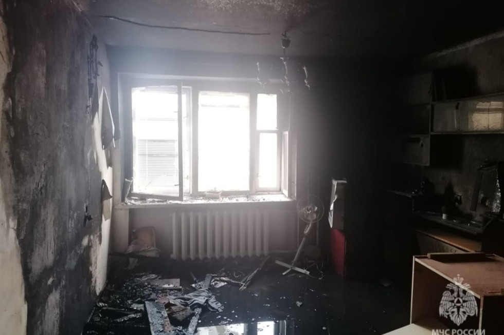 Из-за неосторожного курильщика в Балаково эвакуировали жильцов девятиэтажки