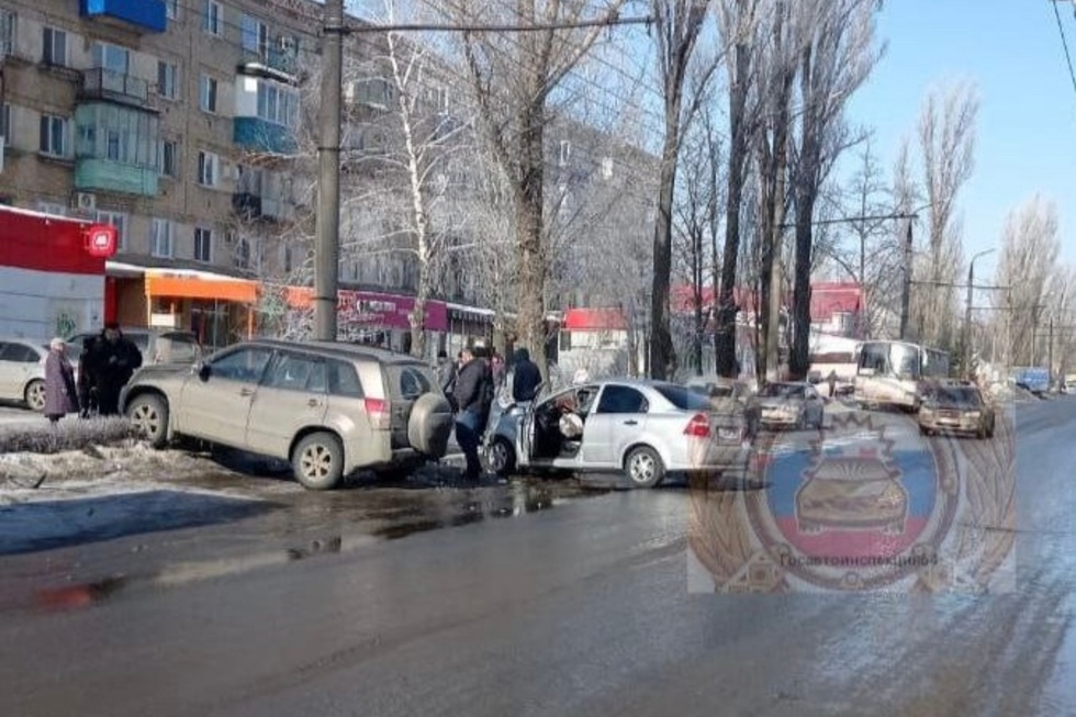 Мужчина пострадал в столкновении двух иномарок в Балаково