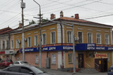 Признан памятником старинный дом в центре Саратова: когда-то там были гостиница и питейная лавка