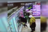 В Саратове поймали похитительницу сливочного масла: девушка вынесла из магазинов почти 60 пачек