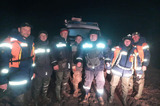 Вахтовики оказались в ловушке из-за половодья. К ним на помощь пришли спасатели