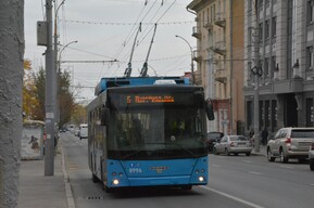 В Ленинском районе из-за работ энергетиков встали троллейбусы