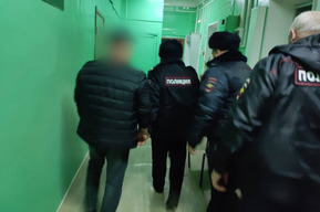 В Перелюбе нетрезвый мужчина у магазина стал стрелять по людям из ружья