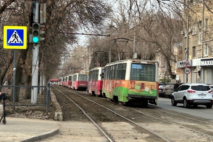 Утром в городе остановилось движение всех трамваев