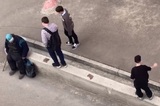Балашовских подростков заподозрили в издевательстве над пенсионером с тростью: комментарий полиции