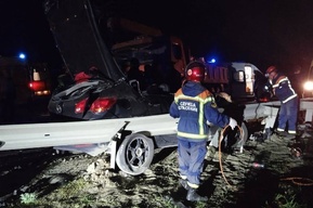 В Гагаринском районе КамАЗ столкнулся с Opel: пострадали трое