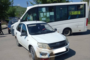 Пассажирки-пенсионерки пострадали в тройном ДТП с маршруткой в Заводском районе