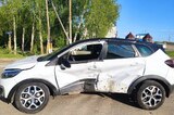 У придорожного кафе столкнулись две иномарки: пострадала пенсионерка
