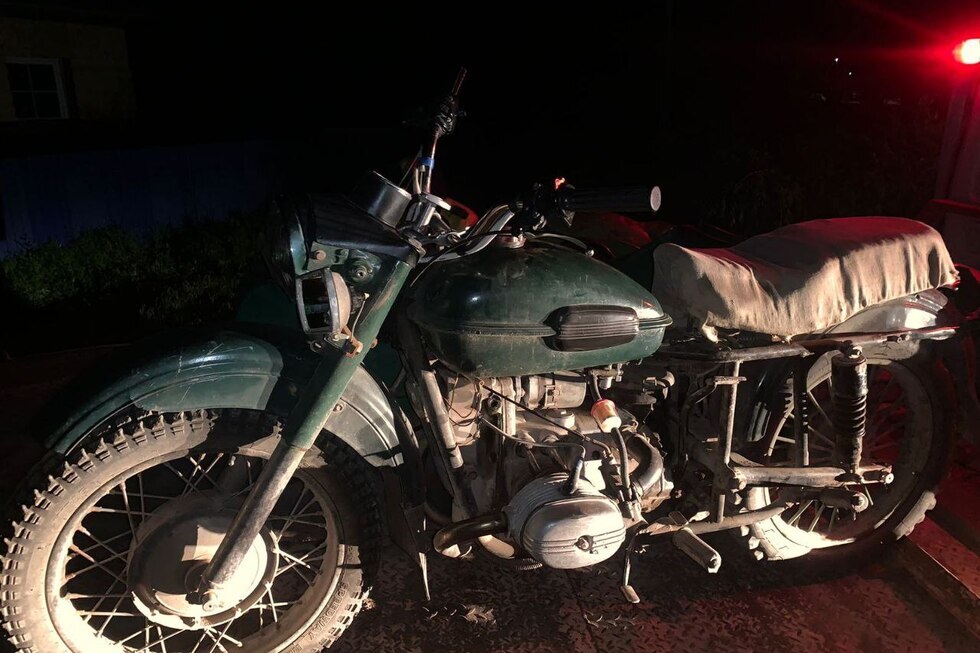 Мотоциклист и его 17-летняя пассажирка пострадали в ДТП