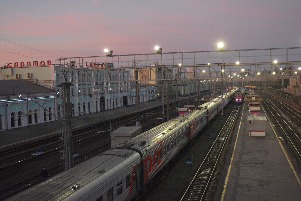 Из-за схода вагонов поезда в Волгограде задержали поезд, следующий в Саратов