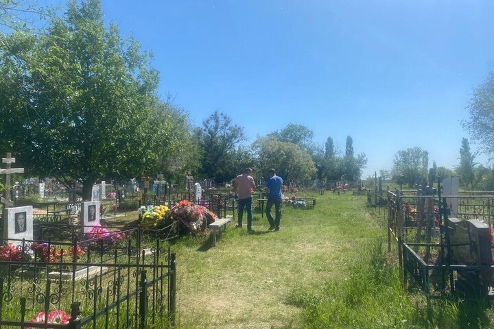 Вандалы разгромили кладбище в Энгельсском районе