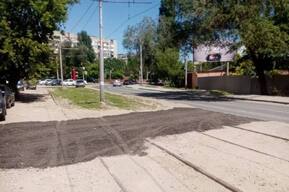 В Саратове уложили асфальт поверх рельсов на закрытом трамвайном маршруте, который не планируется реконструировать