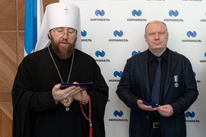 Митрополит Саратовский и Вольский Игнатий поблагодарил семью Потаниных за многолетнюю благотворительную помощь