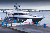 К саратовской набережной причаливала супер-яхта, которую продавали за 500 миллионов рублей (фото)